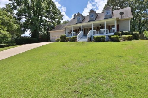 1385 Lakeshore Cir, Gainesville, GA 30501-1505