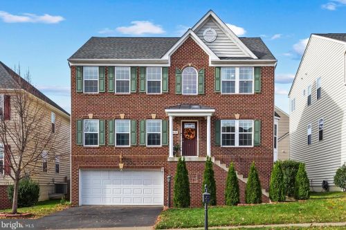 12450 Pfitzner Ct, Woodbridge, VA 22192-5589