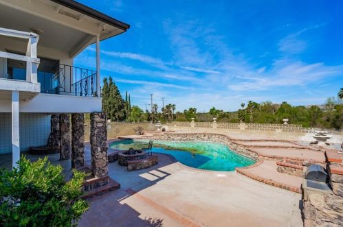 5953 Grand Ave, Riverside CA  92504-1369 exterior
