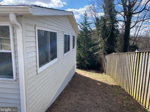 93 Stone Bear Ln, Harpers Ferry, WV 25425-7023