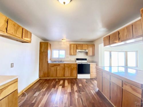 460 G St, Penrose, CO 81240-9740
