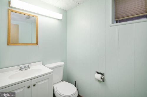 348 Kings Hwy, Tavistock NJ 08033-1205 exterior