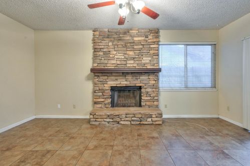 725 Bennington Ave, Turlock CA 95382-0306 exterior