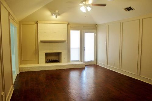 2023 Arles Ln, Carrollton TX  75007-2206 exterior