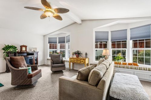 7314 San Benito St, Carlsbad, CA 92011-4615