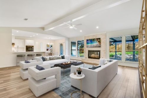 1501 Crested Butte Dr, Austin TX  78746-7639 exterior