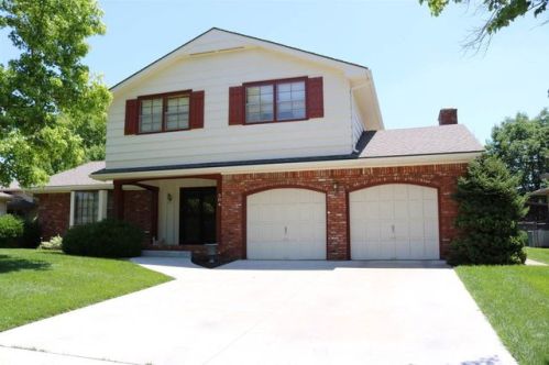 304 Rolling Hills Dr, Newton, KS 67114-4013