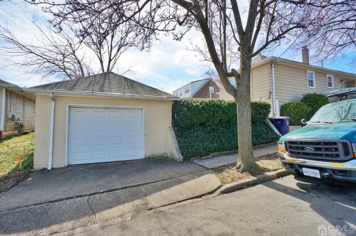 664 Jacques St, Perth Amboy, NJ 08861-2716