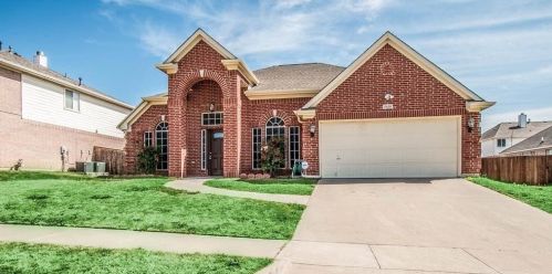 7628 Lawnsberry Dr, Fort Worth TX  76137-4378 exterior