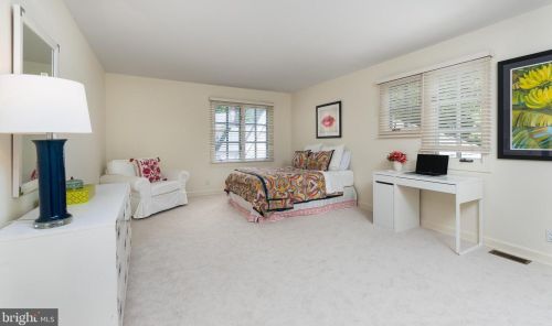 33 Brearly Rd, Princeton NJ  08540-6767 exterior