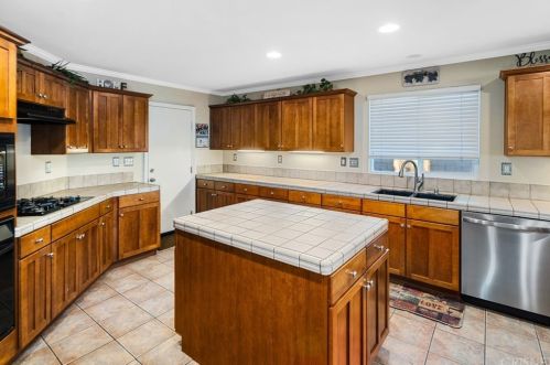 42234 Marbella St, Lancaster CA 93536 exterior