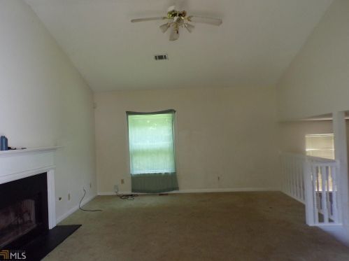 3447 Oak Leaf Ct, Rex GA 30273-2196 exterior