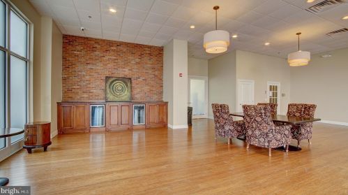 2 Commerce Sq, Trenton NJ  08691-4187 exterior