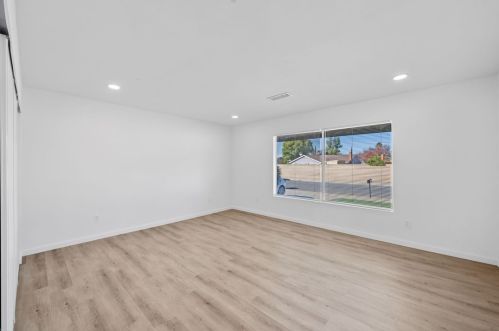 8738 Continental Dr, Riverside CA  92504-4231 exterior