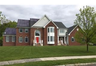28 Meadowlark Dr, Plainsboro, NJ 08536-2057