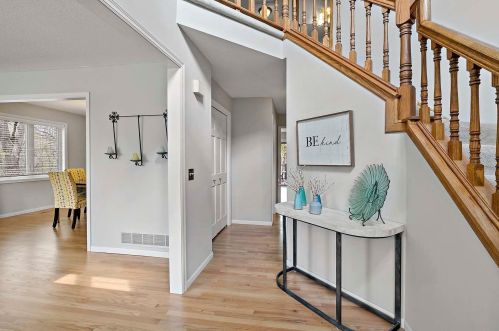 4001 Deerwood Trl, Saint Paul, MN 55122-1885