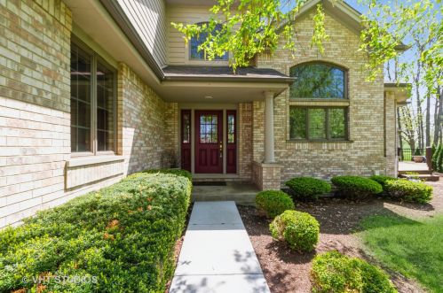 100 Deer Haven Ct, Crete, IL 60417-1968