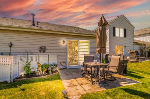 2458 Hillsboro Ln, Boulder Hill, IL 60538-5061