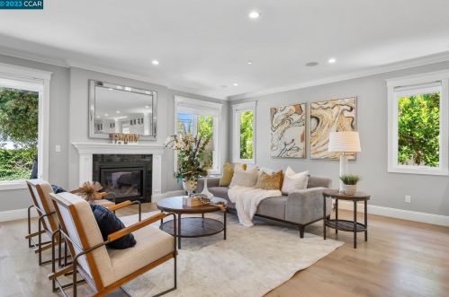 3641 Louis Rd, Palo Alto, CA 94303-4408