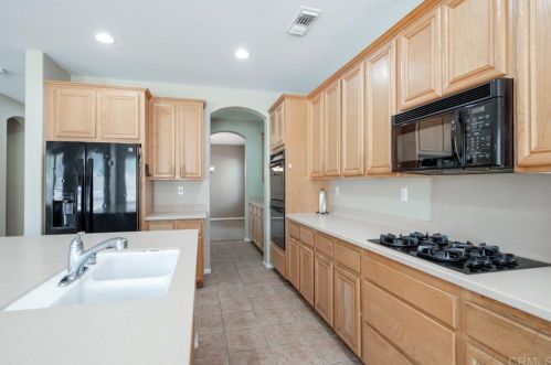 1430 Stanislaus Dr, Chula Vista CA  91913-1478 exterior