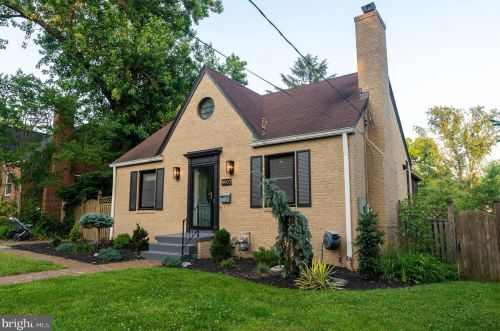 9907 Markham St, Silver Spring, MD 20901-2233