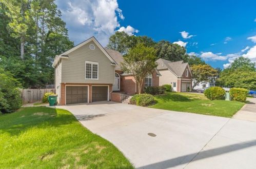 718 Ivory Trl, Holly Springs, GA 30188-5534