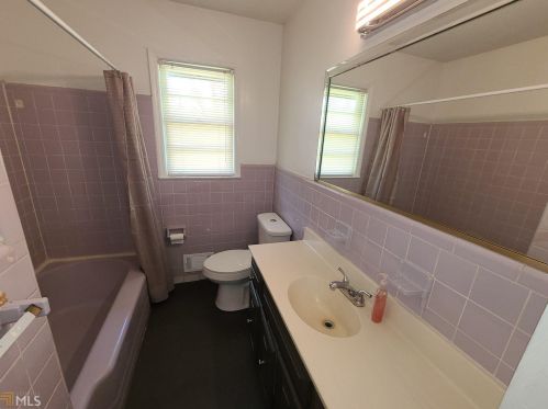 6427 Bennett Dr, Rex GA 30273-1723 exterior