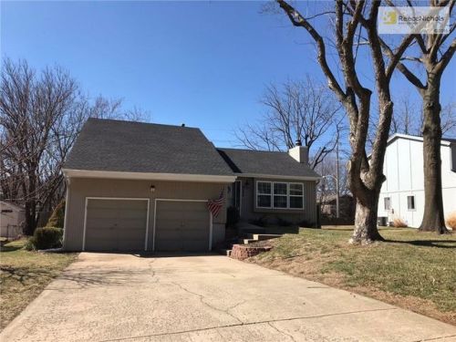 9200 Constance St, Shawnee Mission, KS 66215-3062