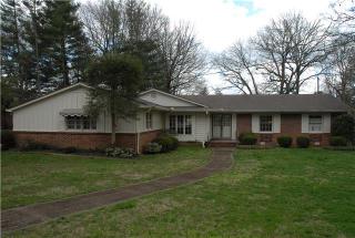 107 Lake Circle Dr, Tullahoma, TN 37388-5222