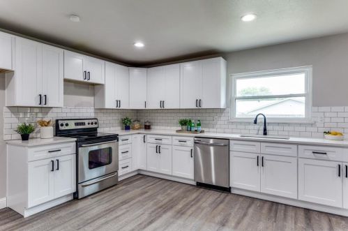 4144 Silverberry Ave, Fort Worth TX  76137-1142 exterior