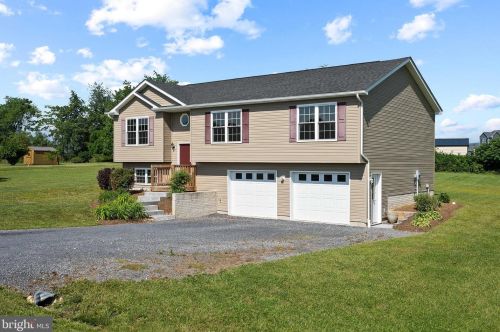 266 Sara Ann Ave, Edinburg, VA 22824