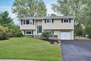 27 Seymour Ter, Piscataway, NJ 08854-4722