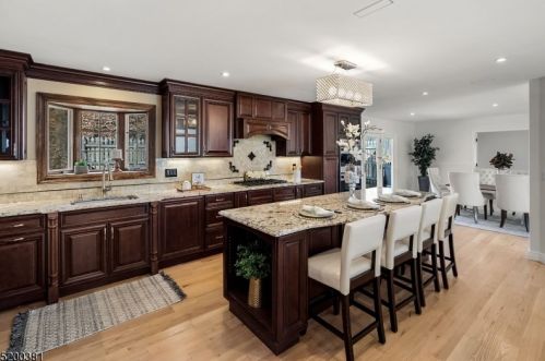385 Forest Hill Way, Mountainside, NJ 07092-1328