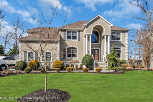 284 Friendship Rd, Wall Township NJ  07731-1970 exterior