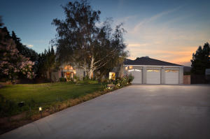 802 Carob Ct, Palmdale, CA 93550-9324