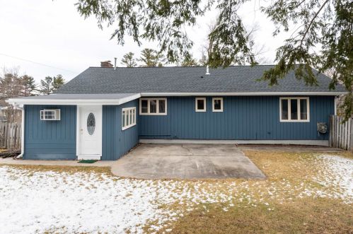 52 Northwood Dr, Nashua, NH 03063-2241