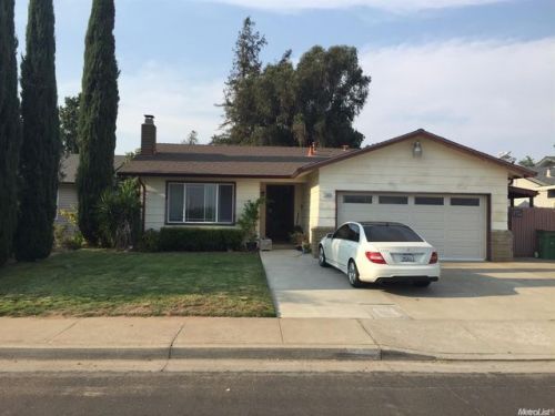 1105 Harney Ln, Lodi, CA 95242-9591