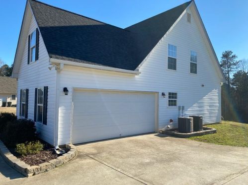 536 Pirklefield Dr, Porterdale, GA 30014-8572