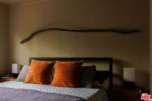 1330 Columbia Dr, Glendale CA  91205-3504 exterior