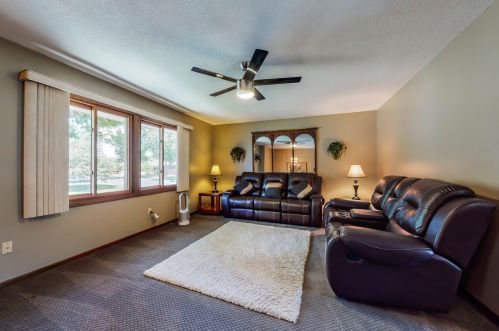 1005 Sibley St, Prior Lake, MN 55379-2947