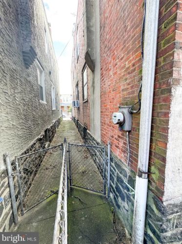 142 53 St, Philadelphia PA 19139-1404 exterior