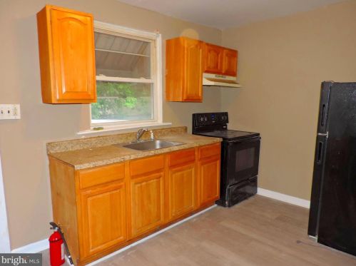 829 41st St, Philadelphia, PA 19104-4846