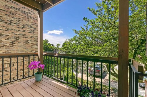 2247 Nichols Rd, Arlington Hts, IL 60004-1232