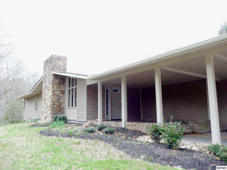 1694 Spruce Dr, Pigeon Forge, TN 37876-7241