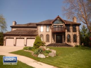 2350 Buckthorn Dr, Barrington Hills, IL 60102