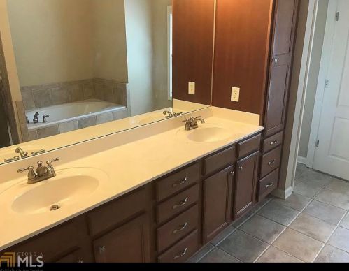 5310 Estates Dr, Atlanta GA  30349-7604 exterior