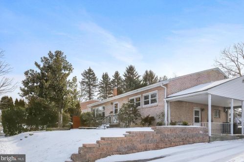 3205 Cloverfield Rd, Harrisburg, PA 17109-1921