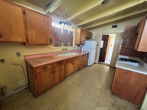 1430 Chalet Ave, Anaheim CA  92802-2147 exterior