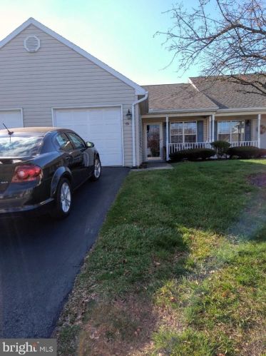 45 Hagarman Dr, York, PA 17408-4547