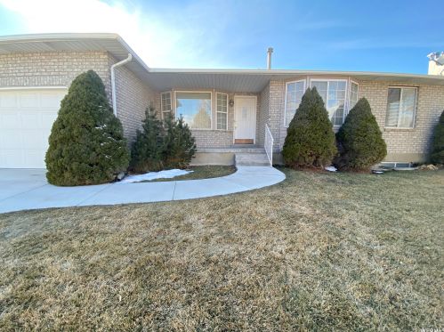 8306 Bard Ln, Taylorsville, UT 84088-8375